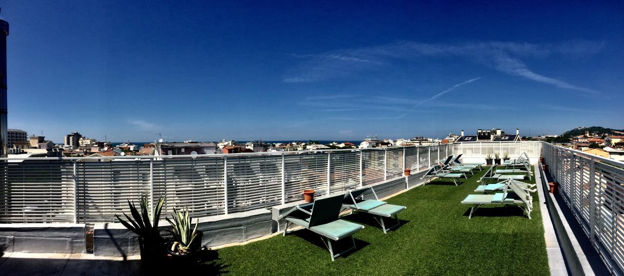 Hotel Pinocchio Cattolica Exterior foto